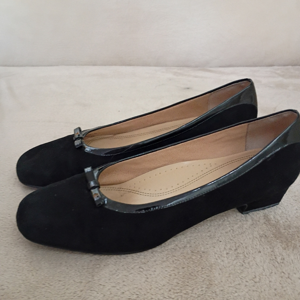 Black Suede Ballet Low Heel with Patent Trim.Fiting Size 7.5.very Good Condition